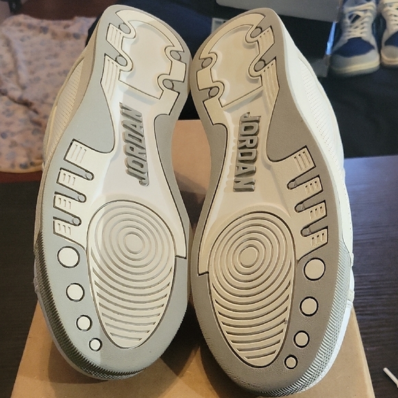 Jordan Sky High Low Rare "White Wolf Grey" (2011) Mens 10.5 Womens 12 EUC - Picture 9 of 10